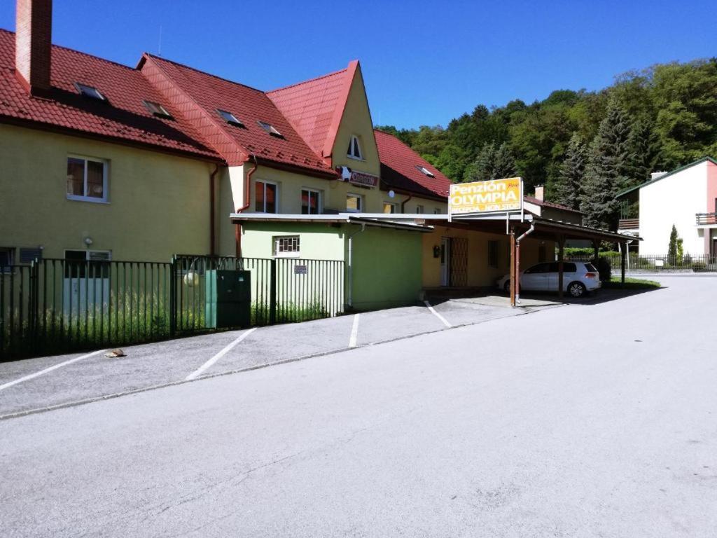 Penzion Olympia Banská Bystrica Eksteriør bilde