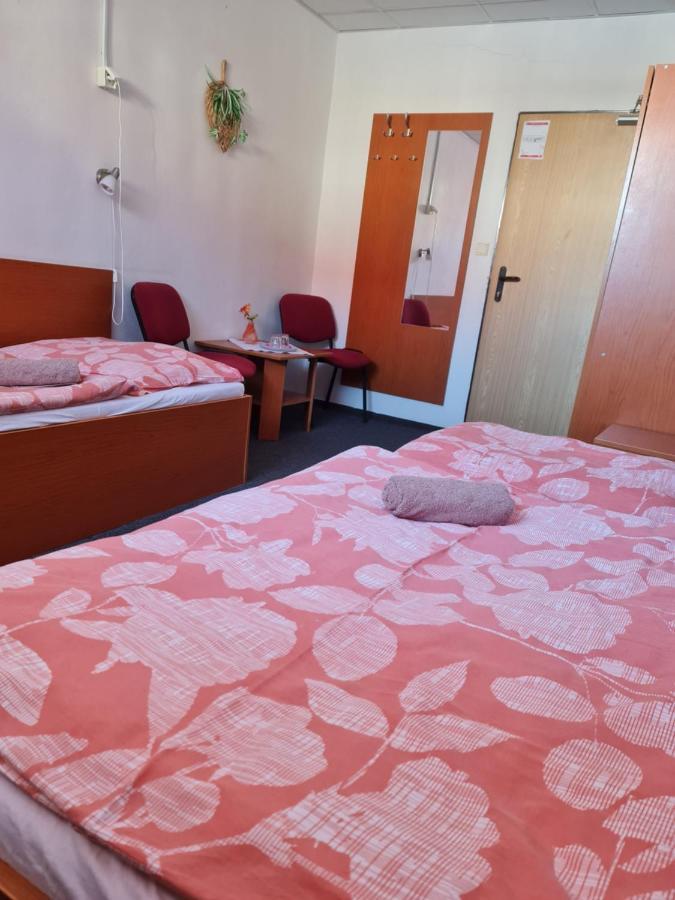 Penzion Olympia Banská Bystrica Eksteriør bilde