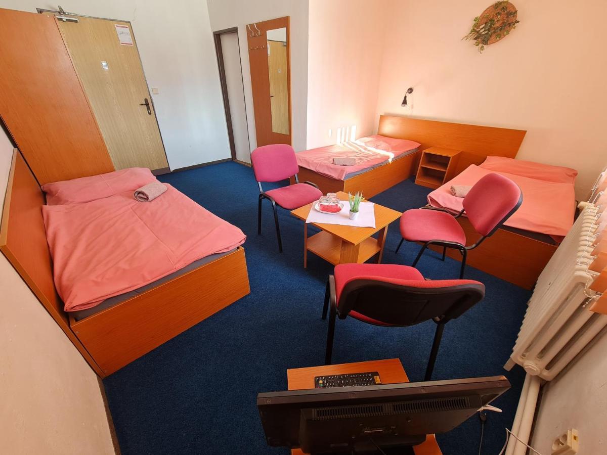 Penzion Olympia Banská Bystrica Eksteriør bilde